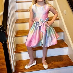 Like new girls size 6 taffeta dress